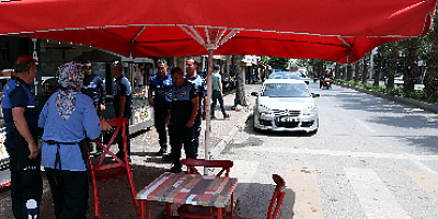 AKDENİZ ZABITASINDAN KALDIRIM İŞGALİ DENETİMİ