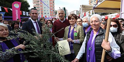 MEZİTLİ’DE SANAT ÇARŞININ AÇILIŞ YILDÖNÜMÜVE 8 MART ETKİNLİĞİ BİRLİKTE YAPILDI