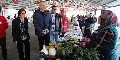 MEZİTLİ İSTİKLAL MAHALLESİNDE KADIN ÜRETİCİ PAZARI AÇILDI
