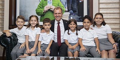 MİNİK ÖĞRENCİLER: “BAŞKANIMIZ ÇOK GÜLERYÜZLÜ”