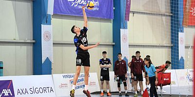 VOLEYBOL FESTİVALİ YENİŞEHİR’DE BAŞLADI